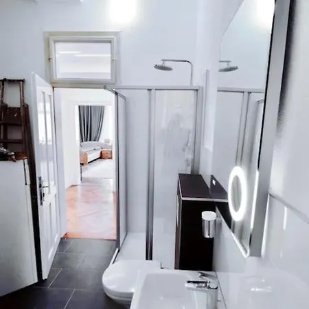 Grosses, Helles Vintage Mit Parkplatz Apartment Innsbruck
