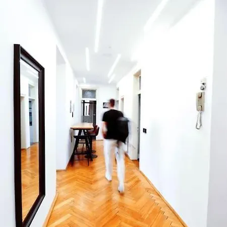 Grosses, Helles Vintage Mit Parkplatz Apartment